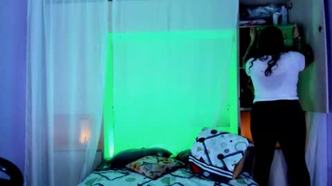         online show from October 1, 11:38 am