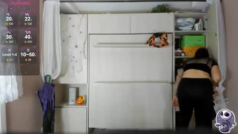         online show from October 11, 11:42 am