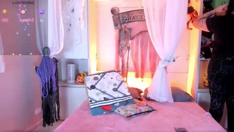         online show from October 15, 11:43 am