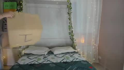         online show from December 15, 11:36 am