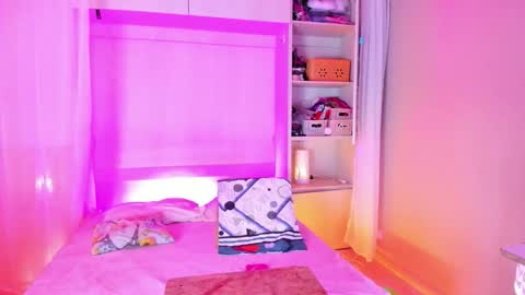         online show from January 9, 11:46 am