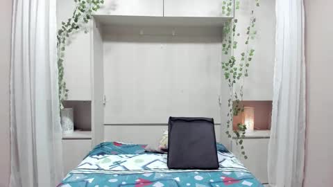         online show from February 18, 11:39 am