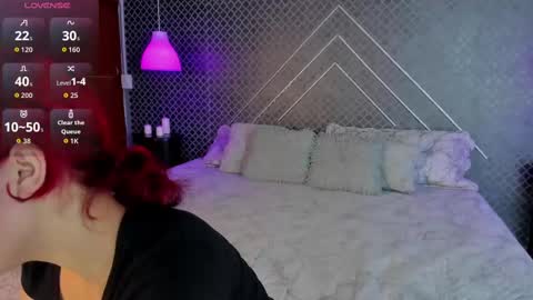 Snapshot of liilith_bloom chatting on September 15, 8:20 pm Lilith online show from September 15, 8:20 pm