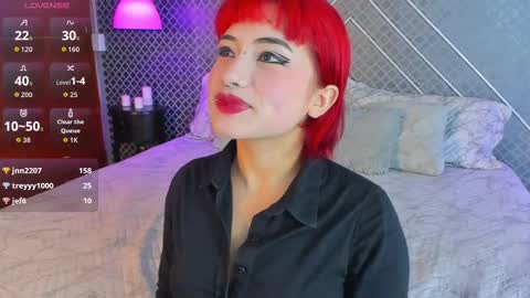 Snapshot of liilith_bloom chatting on September 17, 8:43 pm Lilith online show from September 17, 8:43 pm