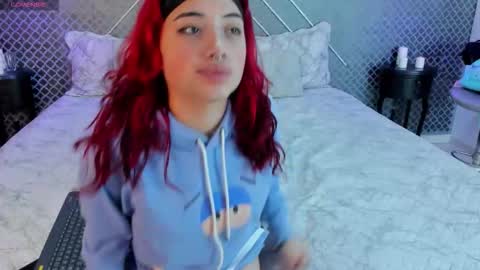 Snapshot of liilith_bloom chatting on September 27, 7:52 pm Lilith online show from September 27, 7:52 pm