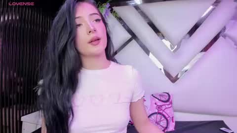Snapshot of liinzy_rouse chatting on July 28, 7:39 pm Brittany online show from July 28, 7:39 pm