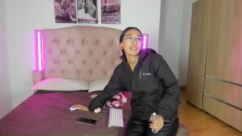 Snapshot of liittle__baby chatting on February 6, 11:35 am Valery online show from February 6, 11:35 am