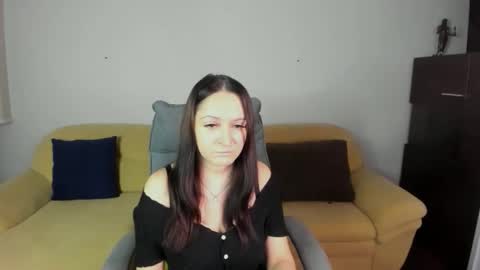 Snapshot of likaa_likaa chatting on December 4, 1:42 pm Lika online show from December 4, 1:42 pm