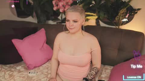 likaaberry online show from October 17, 2:59 am