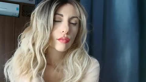 Mia                   Onlyfans link -  online show from February 10, 3:03 am