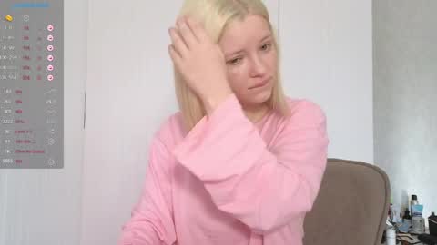 Snapshot of like_sun chatting on April 2, 4:21 am Call me Anna online show from April 2, 4:21 am