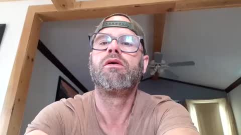 Snapshot of likedoingit69 chatting on May 5, 4:48 pm St pierre online show from May 5, 4:48 pm