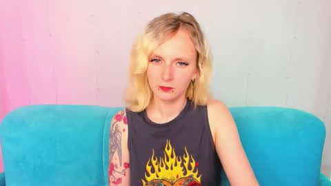 likilip online show from October 10, 1:48 am