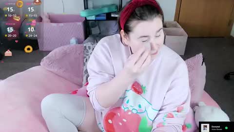 Snapshot of lil_alison_heart chatting on February 7, 3:38 pm Lil Alison Heart online show from February 7, 3:38 pm