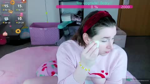 Snapshot of lil_alison_heart chatting on April 25, 4:59 pm Lil Alison Heart online show from April 25, 4:59 pm
