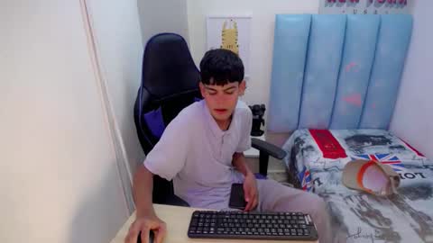 LIAM online show from November 30, 3:32 am