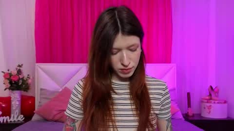 Snapshot of lil_bella_g chatting on February 22, 10:03 am Lil Bella G online show from February 22, 10:03 am