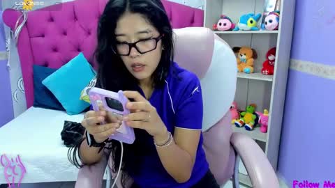 Snapshot of lil_cey chatting on February 7, 2:47 pm Lili Cey online show from February 7, 2:47 pm