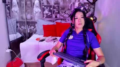 Snapshot of lil_cey chatting on September 19, 7:58 pm Lili Cey online show from September 19, 7:58 pm