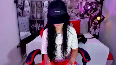 Snapshot of lil_cey chatting on September 20, 7:37 pm Lili Cey online show from September 20, 7:37 pm