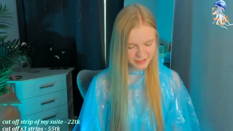 Snapshot of lil_cookie_monster chatting on April 19, 11:20 am Erica online show from April 19, 11:20 am