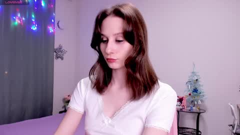 Snapshot of lil_ember chatting on December 30, 12:32 am Little Amber Guys please if its not difficult for you give it a thumbs up online show from December 30, 12:32 am