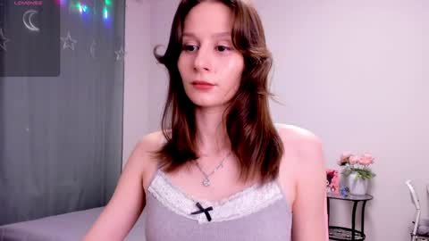 Snapshot of lil_ember chatting on January 28, 12:57 am Little Amber Guys please if its not difficult for you give it a thumbs up online show from January 28, 12:57 am