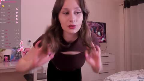 Snapshot of lil_ember chatting on September 12, 11:59 pm Little Amber Guys please if its not difficult for you give it a thumbs up online show from September 12, 11:59 pm