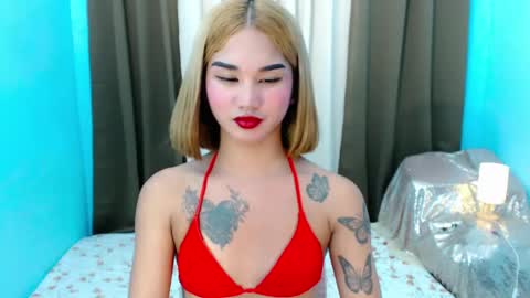LILY online show from May 23, 2:43 pm
