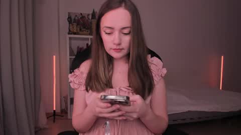 Snapshot of lil_happiness chatting on February 9, 6:16 pm for free registration 3 online show from February 9, 6:16 pm