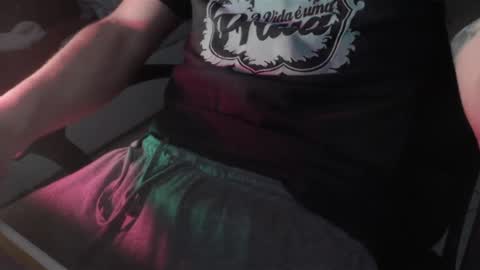 Snapshot of lil_j_ chatting on April 3, 10:52 pm lil_j_ online show from April 3, 10:52 pm