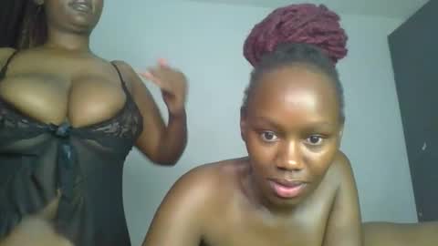 Snapshot of lil_meg chatting on February 1, 9:24 pm lil_meg online show from February 1, 9:24 pm