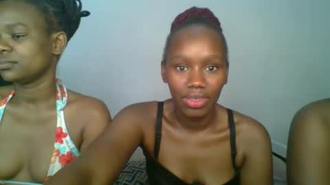 Snapshot of lil_meg chatting on February 26, 7:29 am lil_meg online show from February 26, 7:29 am