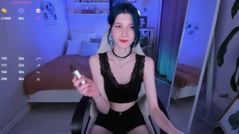 Snapshot of lil_melanie_ chatting on June 5, 4:02 pm Melanie Follow me online show from June 5, 4:02 pm