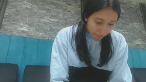 Snapshot of lil_rose2006 chatting on October 4, 12:14 pm lil_rose2006 online show from October 4, 12:14 pm