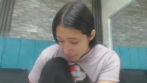 Snapshot of lil_rose2006 chatting on October 6, 12:35 pm lil_rose2006 online show from October 6, 12:35 pm