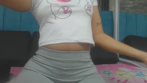 Snapshot of lil_rose2006 chatting on October 8, 12:58 pm lil_rose2006 online show from October 8, 12:58 pm