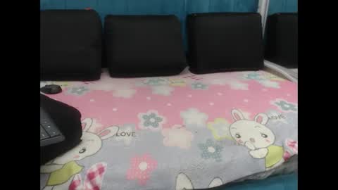 Snapshot of lil_rose2006 chatting on October 15, 12:27 pm lil_rose2006 online show from October 15, 12:27 pm