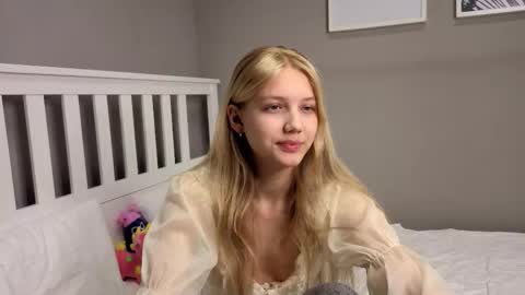 Emma online show from December 4, 9:51 am