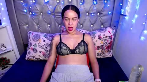   online show from February 5, 8:25 pm