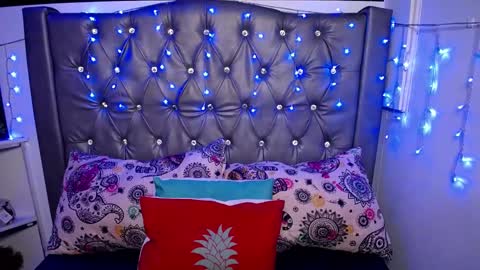   online show from February 13, 11:39 am