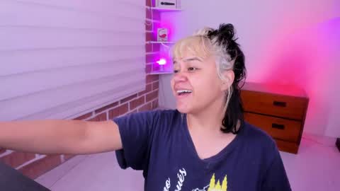 Snapshot of lila_jordan_ chatting on April 22, 11:50 pm Lila Jordan online show from April 22, 11:50 pm