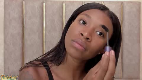 lila bailey  online show from November 19, 7:47 pm