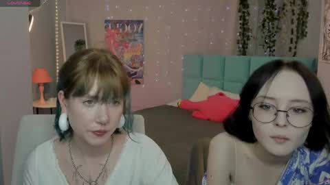 Snapshot of lilac_muse chatting on May 14, 11:50 am Lili online show from May 14, 11:50 am