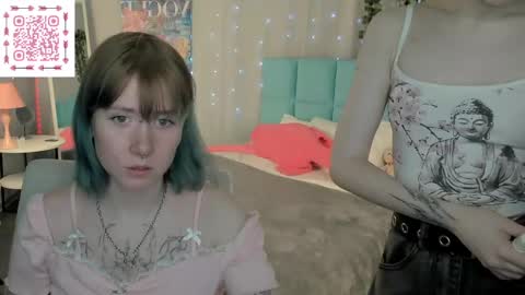 Snapshot of lilac_muse chatting on May 25, 2:39 am Lili online show from May 25, 2:39 am