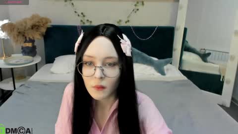 Snapshot of lilac_muse chatting on June 2, 3:19 am Lili online show from June 2, 3:19 am