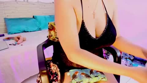 Snapshot of lilah_sweet chatting on September 9, 12:15 pm Lilah Sweet online show from September 9, 12:15 pm