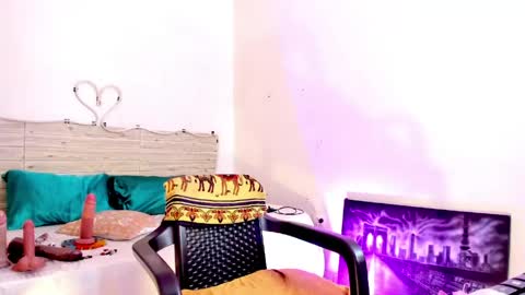 Snapshot of lilah_sweet chatting on May 1, 12:32 pm Lilah Sweet online show from May 1, 12:32 pm