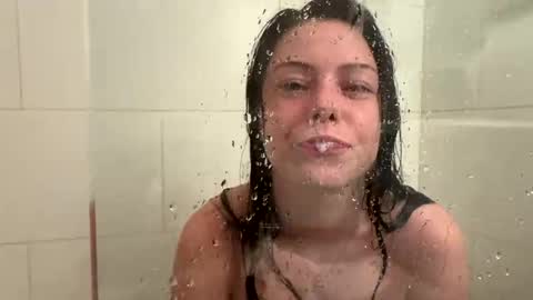 Snapshot of lilbbyily1 chatting on April 22, 4:15 am Libby online show from April 22, 4:15 am