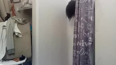 Snapshot of lilbody1 chatting on November 20, 5:18 am lilbody1 online show from November 20, 5:18 am